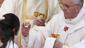 Popefrancisfirstcommunion