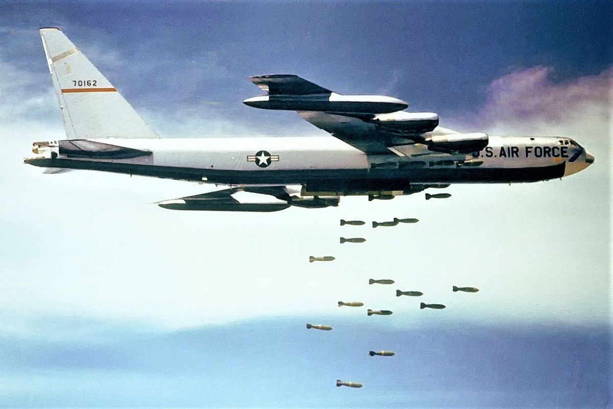 Boeing B 52 Dropping Bombs