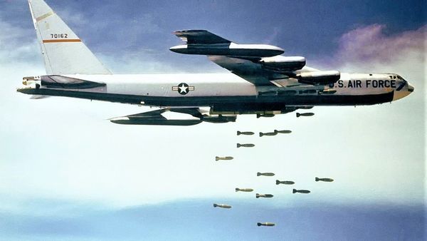Boeing B 52 Dropping Bombs
