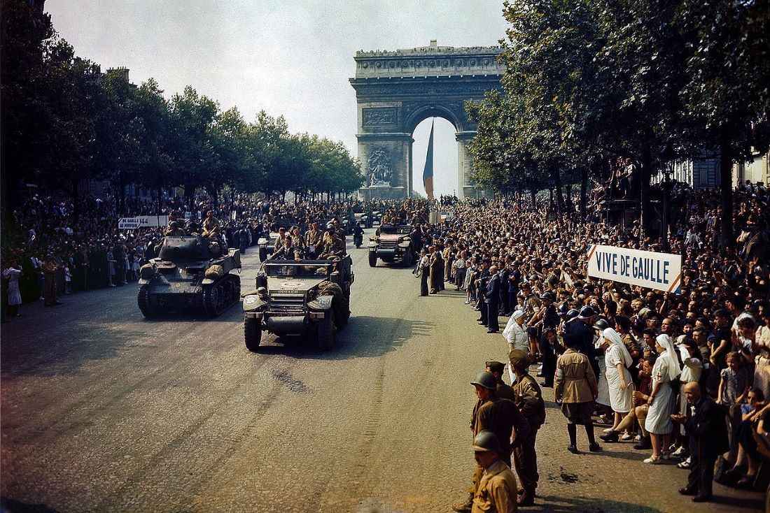 1280px Paris1944 World War Ii