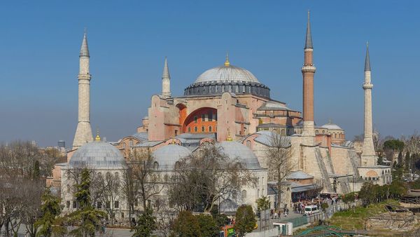 1100 Hagia Sophia Mars 2013
