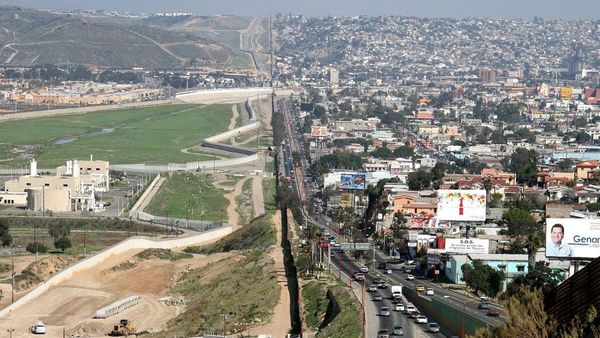 1500 Border Usa Mexico