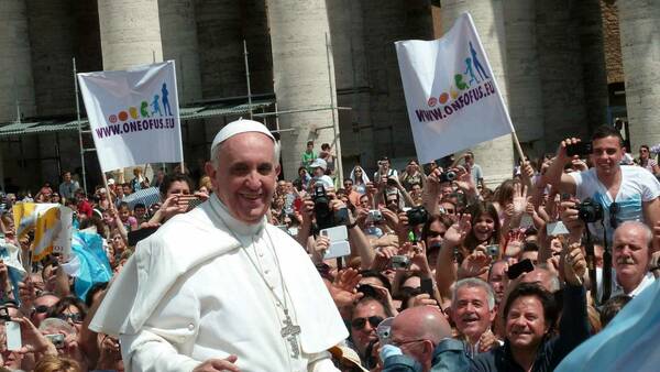 1900 Pope Francis Among The People At St