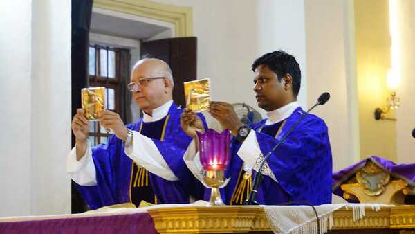 1900px Catholic Mass Being Said In A Church