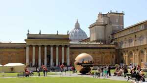 1900 Vatican Museums 2011 5