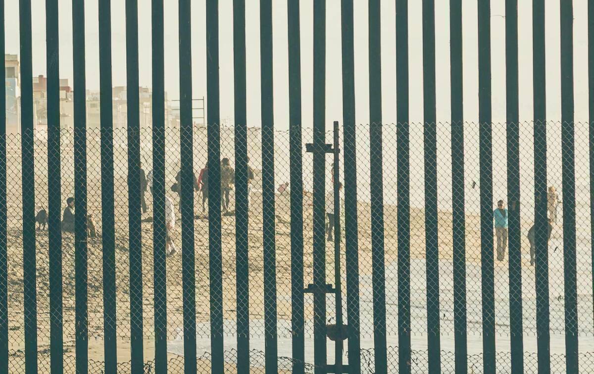 1900px Us Mexico Border Fence Pacific Ocean 6d2b4477